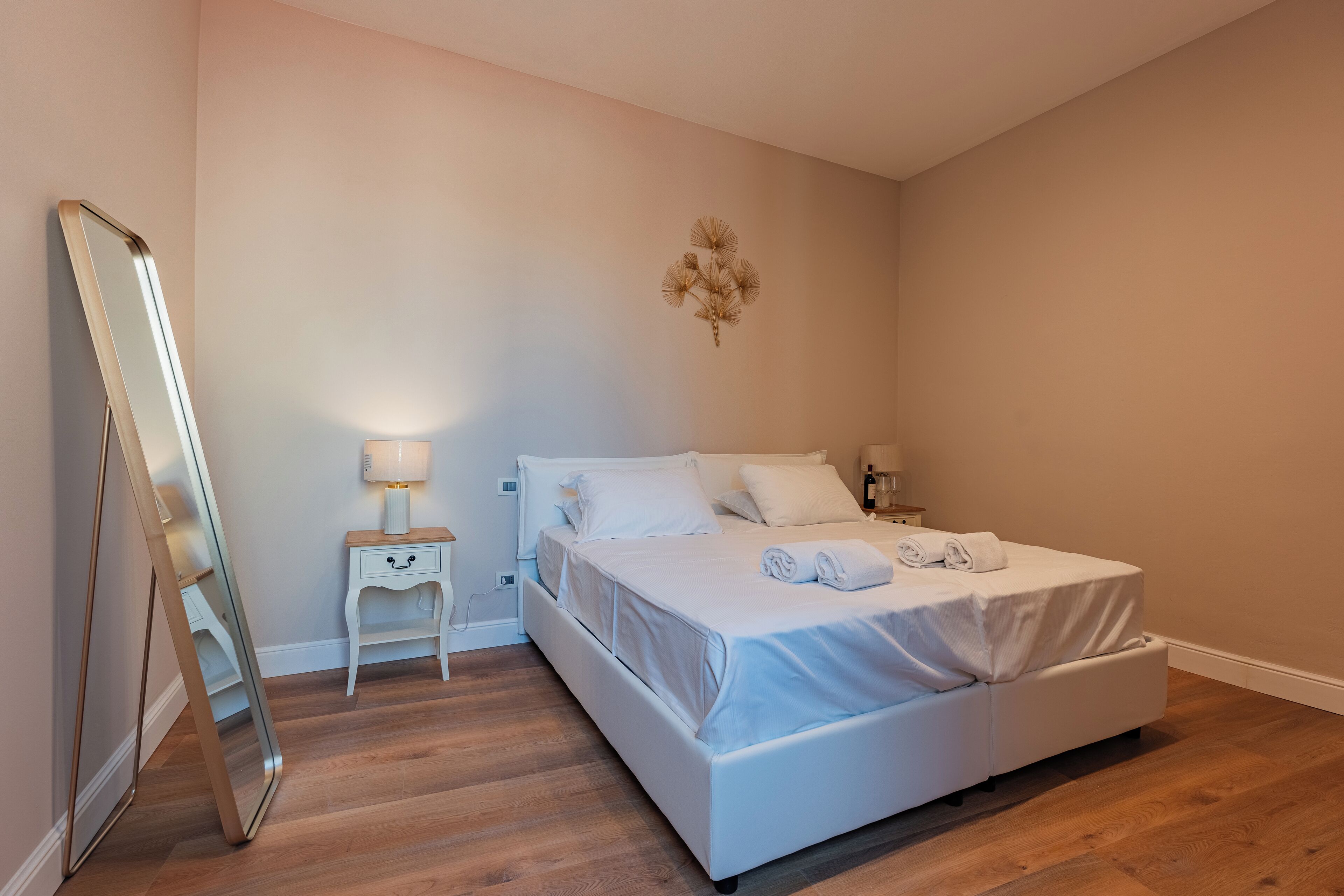 Desk, WiFi (free), bed sheets