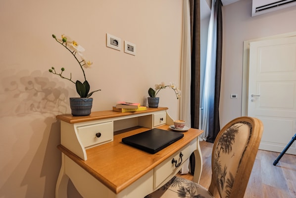 Desk, free WiFi, bed sheets
