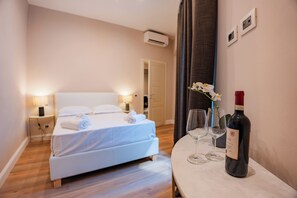 Bureau, Wi-Fi gratuit, draps fournis