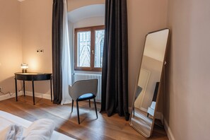 Desk, free WiFi, bed sheets - Florence Dome Rooms (Florence)