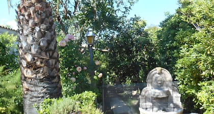 Vue sur la montagne, terrasse et jardin partagés