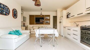 Basic Apartment | Living area