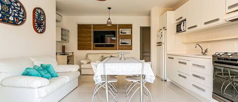 Basic Apartment | Living area