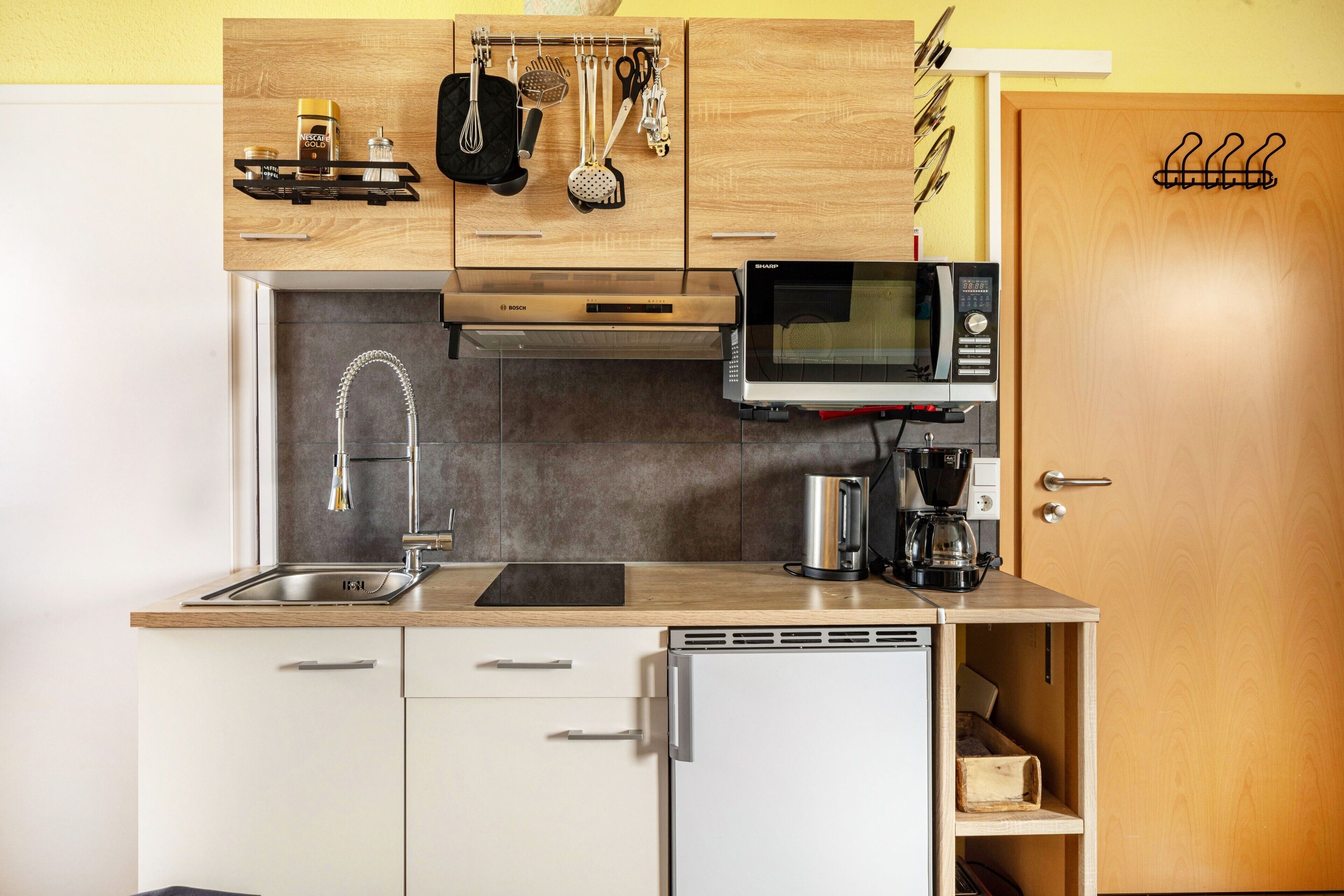 Fridge, microwave, stovetop, electric kettle