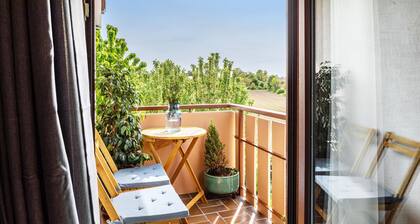 Apartment 'Blue' mit privater Terrasse, Gemeinschaftsgarten und WLAN