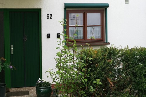 Apartment "Green" with Private Terrace, Shared Garden, and Wi-Fi