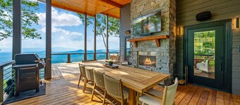 5BR+ Luxe, 180 views, Spa, Sauna