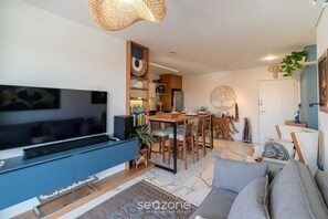 Departamento básico | Área de sala de estar | Televisión 