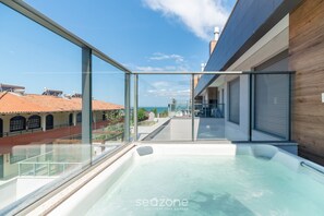 Outdoor spa tub - Beauty Zen Apart on Beach With Jacuzzi Ibc0205 (Florianópolis)
