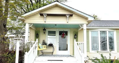 Lovely pet- friendly 2-bedroom house in the Greer countryside