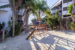 Children’s play area – outdoor
