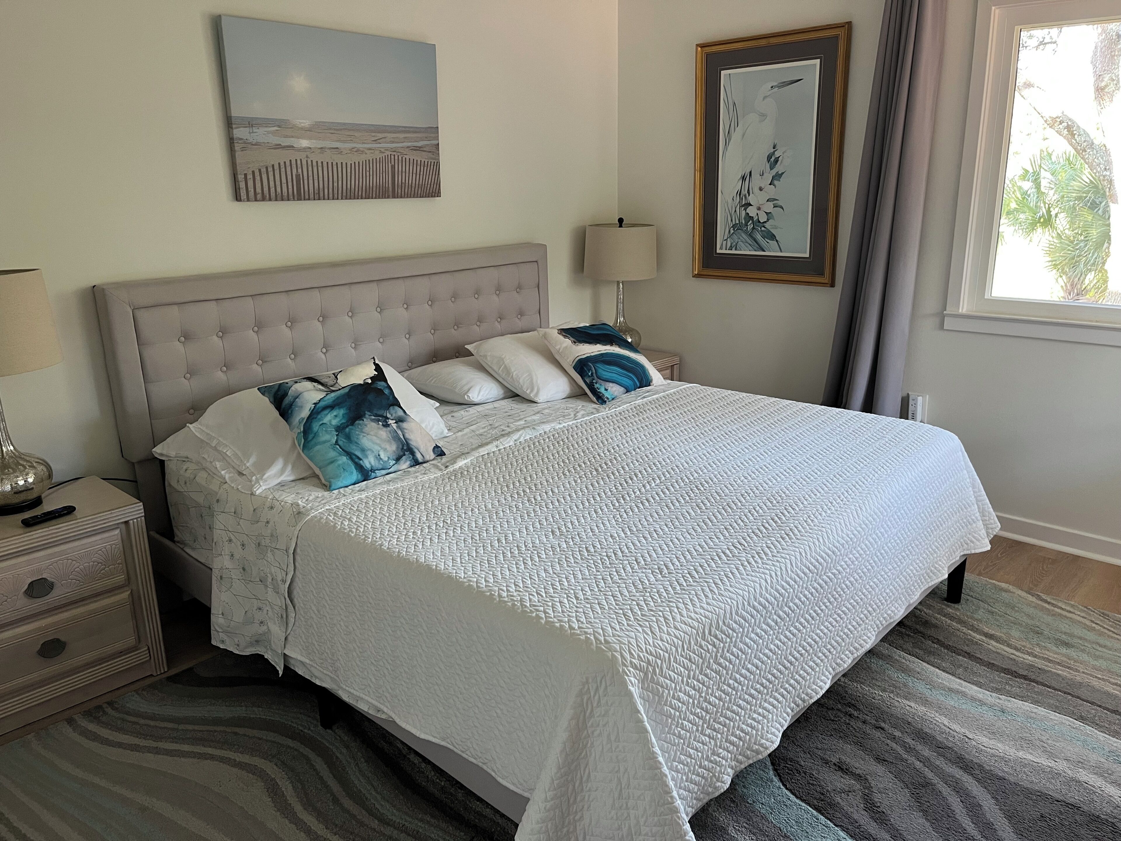 3 bedrooms, iron/ironing board, WiFi (free), bed sheets