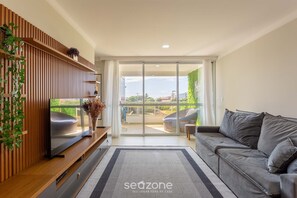 Basic Apartment | Living area