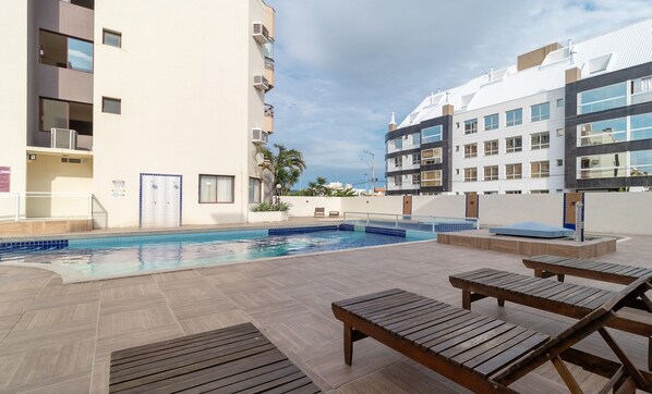 Departamento básico | Alberca | Alberca al aire libre 