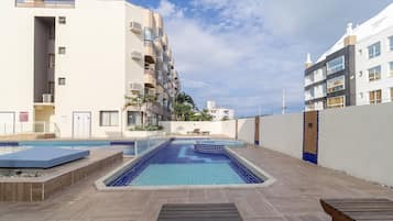 Departamento básico | Alberca | Alberca al aire libre