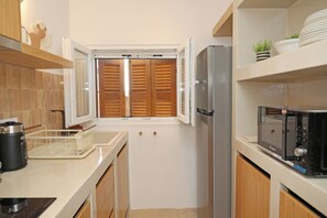 Private kitchen - Siroa Atrium | Stone & Light (Ermoupoli)