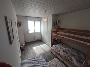 2 chambres, fer et planche à repasser, Wi-Fi, literie fournie