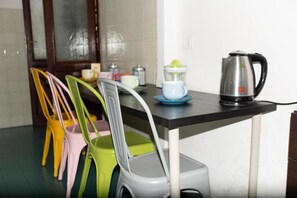 Living area - Silton's Room (Roma)