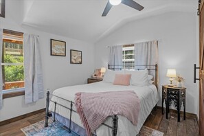 1 dormitorio, cuna de viaje, wifi gratis y ropa de cama