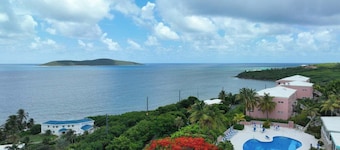 Perfect Island Getaway--amazing ocean views and refreshing pool at Coakley Bay!