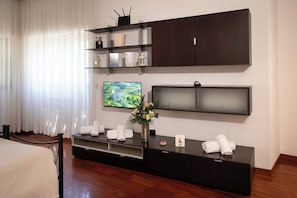 Family Room, Balcony, Garden View