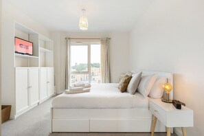 1 chambre, fer et planche à repasser, accès Internet, draps fournis