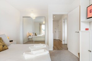 1 chambre, fer et planche à repasser, accès Internet, draps fournis