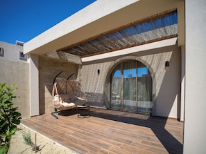 Two Bedroom Royal Villa with Private Heated Pool | Balkong