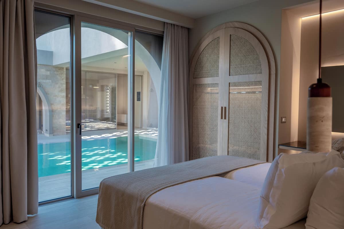 Four Bedroom Grand Royal Villa with Private Heated Pool | In-room safe, free WiFi, bed sheets