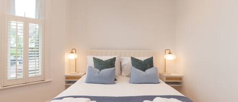 1 slaapkamer, een strijkplank/strijkijzer, gratis wifi, beddengoed
