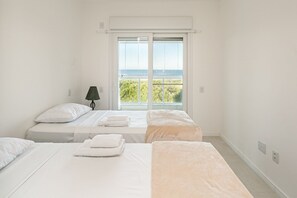 Bügeleisen/Bügelbrett, Internetzugang, Bettwäsche