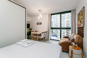 Strykejern/-brett, internettilgang og sengetøy