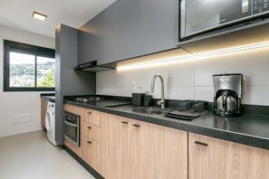 Fridge, microwave, oven, coffee/tea maker