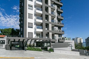 Exterior - Swimming Pool with Sea View | WI-FI 200mb #CA86 (Florianópolis)
