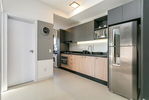 Fridge, microwave, oven, coffee/tea maker