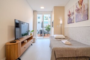 Strykejern/-brett, internettilgang og sengetøy