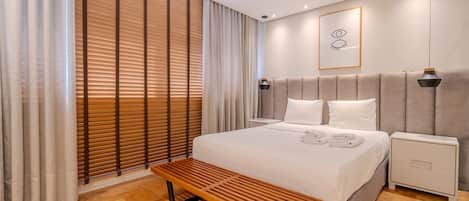 Iron/ironing board, internet, bed sheets