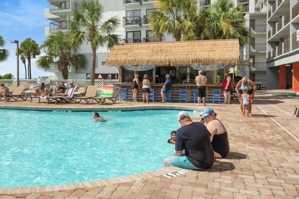 Una piscina cubierta, una piscina climatizada