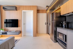 Fridge, microwave, oven, coffee/tea maker
