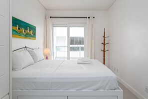 Iron/ironing board, internet, bed sheets