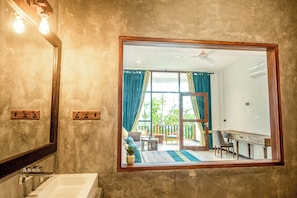 Shower, free toiletries, hair dryer, towels