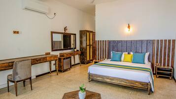 Deluxe Double Room, Balcony, Ocean View | In-room safe, desk, blackout drapes, soundproofing
