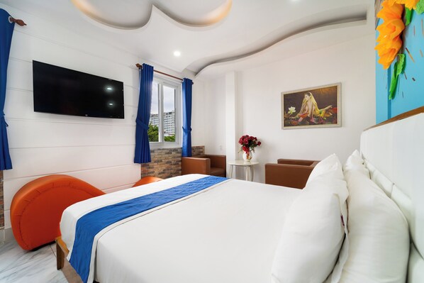 Premium bedding, minibar, free WiFi, bed sheets