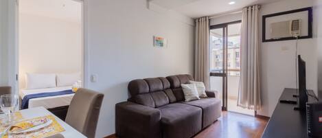 Téléviseur, bureau