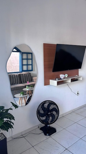 Comfort House, Balcony, Courtyard View | Living area