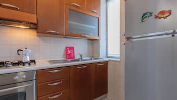 Apartment, 2 Bedrooms | Private kitchen