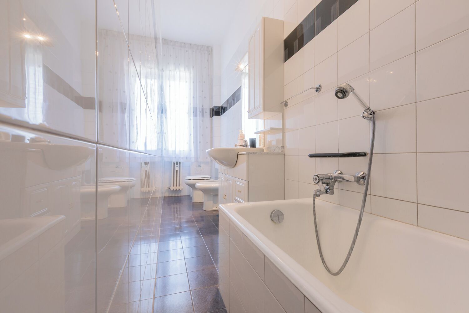 Apartament, 2 dormitoris | Bany | Banyera, assecador de cabells, bidet i tovalloles 