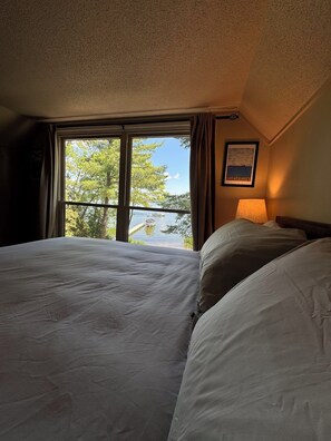 4 bedrooms, free WiFi, bed sheets