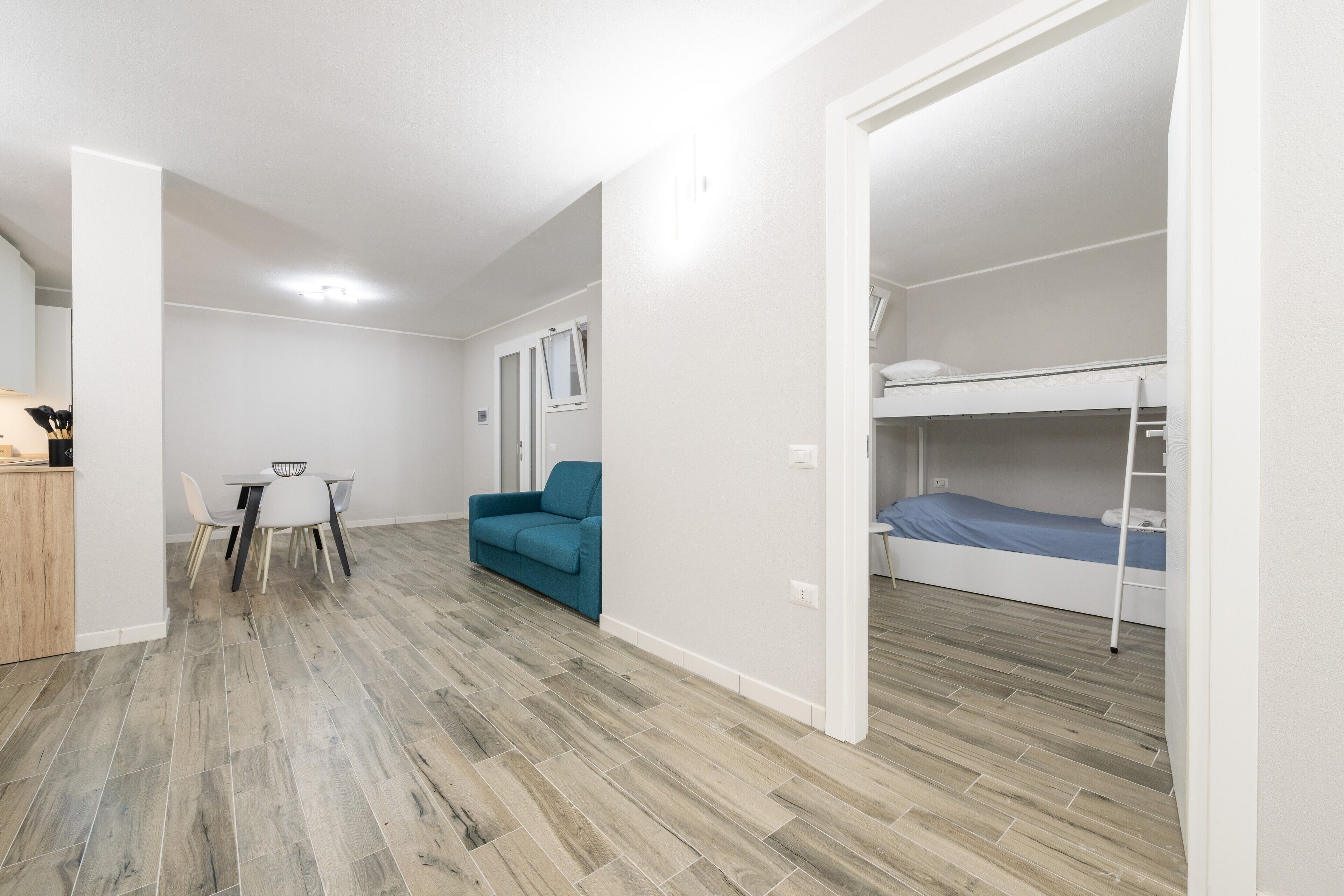 3 bedrooms, iron/ironing board, bed sheets