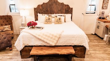 Luksushytte, hageutsikt | Strykejern/-brett, wi-fi (inkludert) og sengetøy